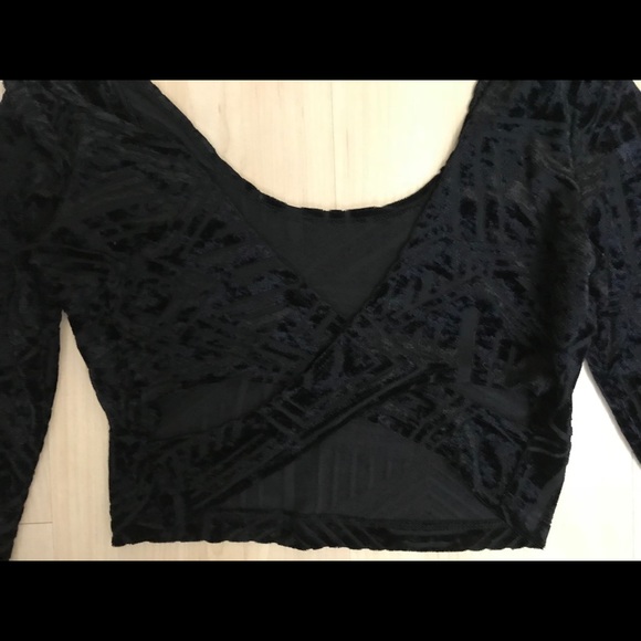Urban outfitters velvet top - Picture 2 of 3